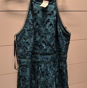 Green loft lace dress